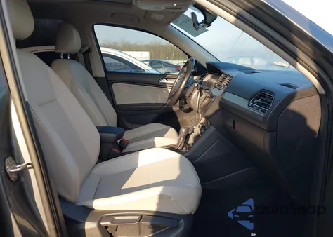 2018 Volkswagen Tiguan 2.0T Se/2.0T Sel from USA, damaged, VIN 3VV3B7AX6JM085308